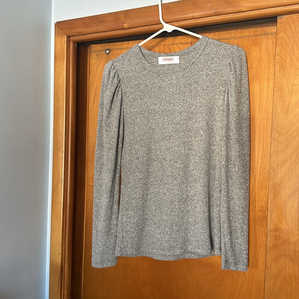 NWT! Women’s long sleeved shirt by Reese C., size L, - Picture 4 of 5